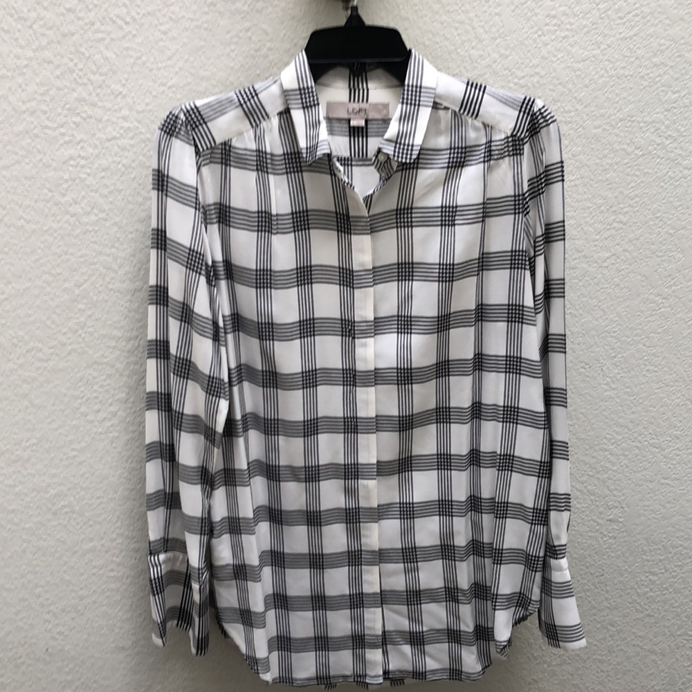 Loft | black and white plaid button down shirt - Picture 4 of 13